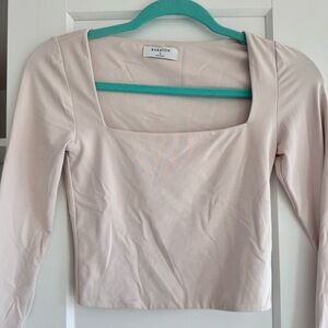 Aritzia - Babaton Square Neck Long Sleeve Tank